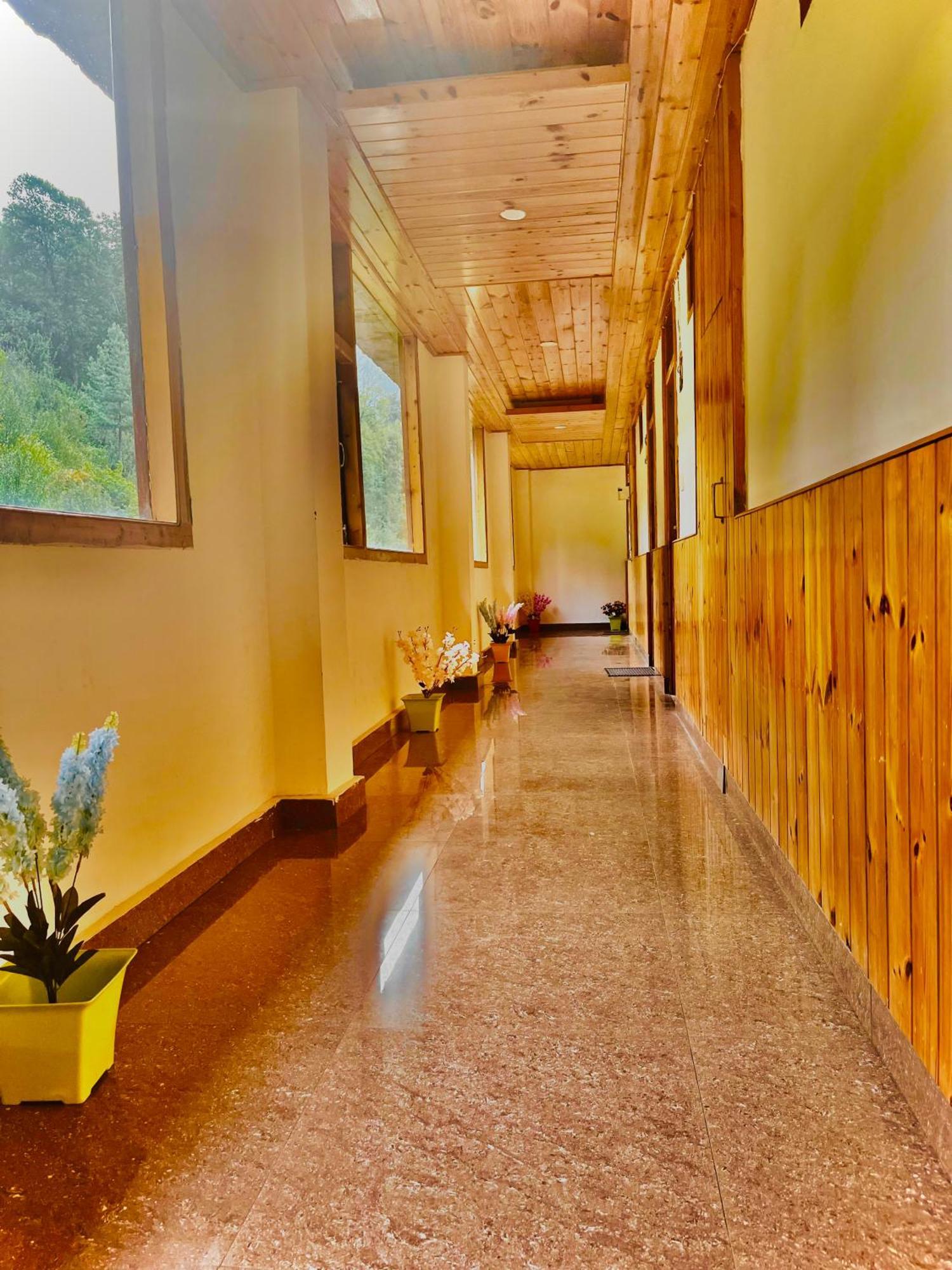 Himalayan Riverside Resort, Manali Eksteriør bilde